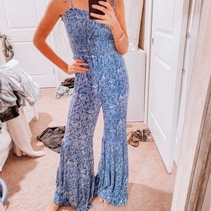 Cute jumpsuit with adjustable straps